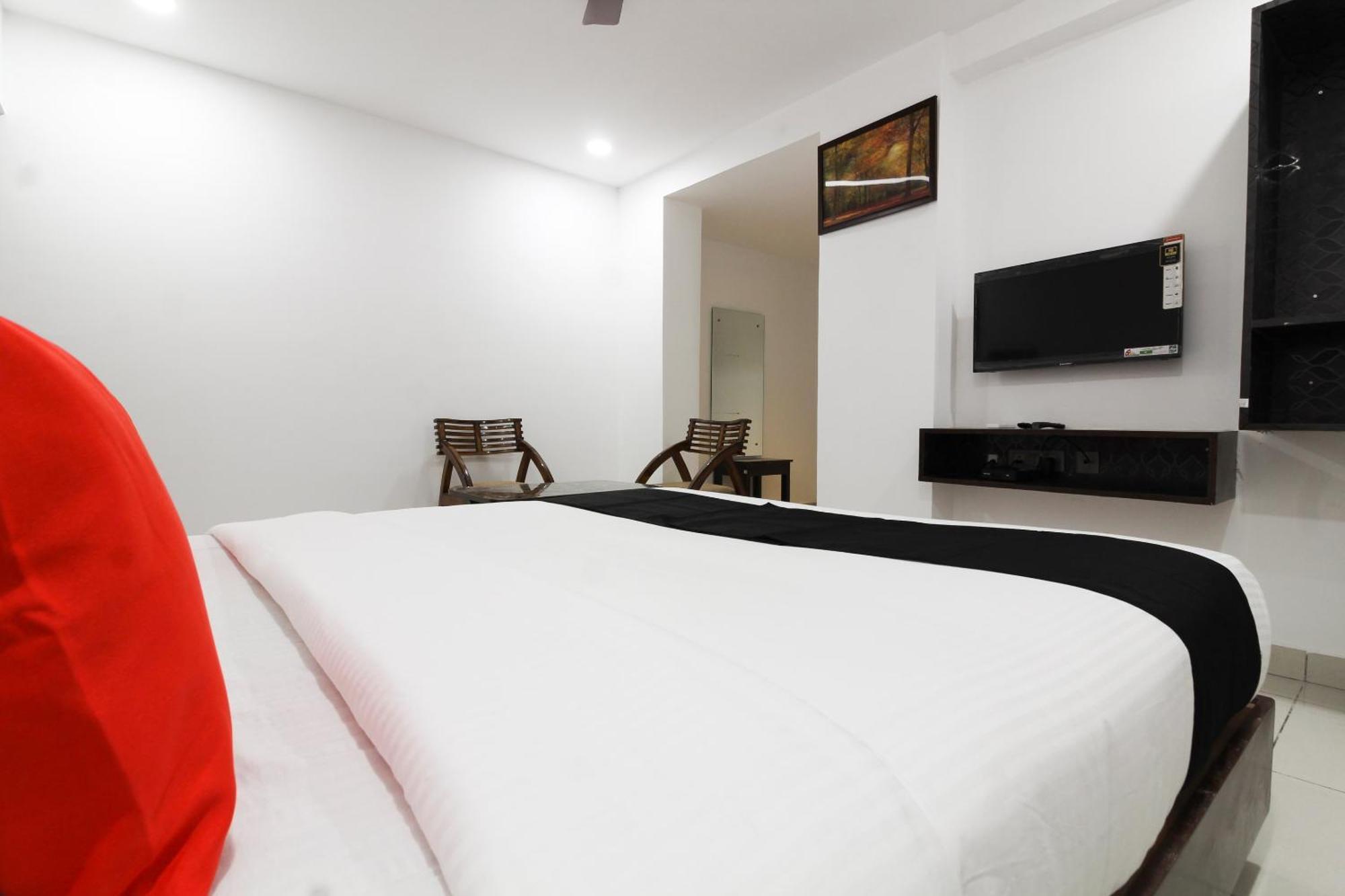 Super Mythri Hotel Near By Ecil, As Rao Nagar, Sainikpuri Maula Ali Экстерьер фото