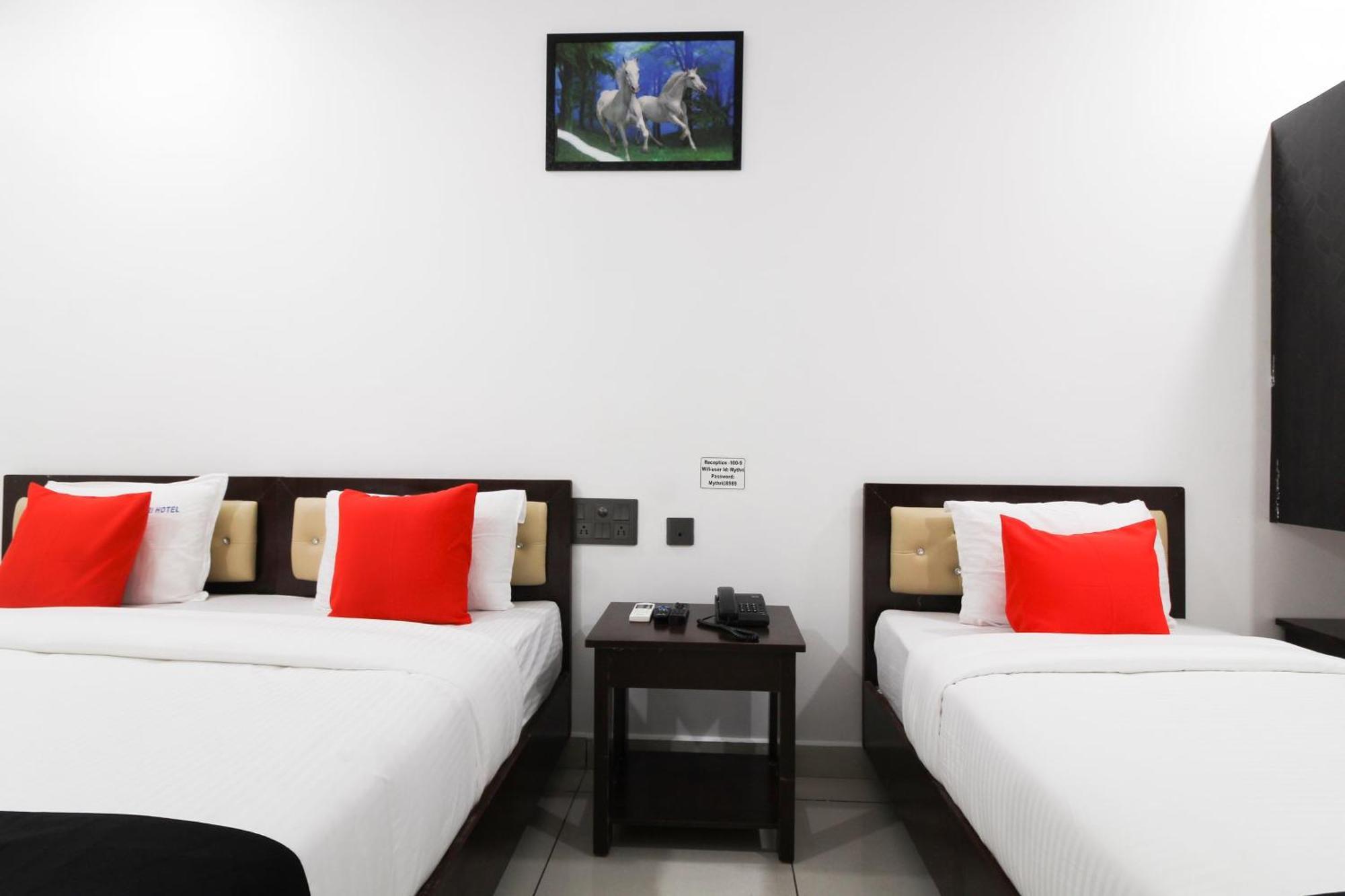 Super Mythri Hotel Near By Ecil, As Rao Nagar, Sainikpuri Maula Ali Экстерьер фото