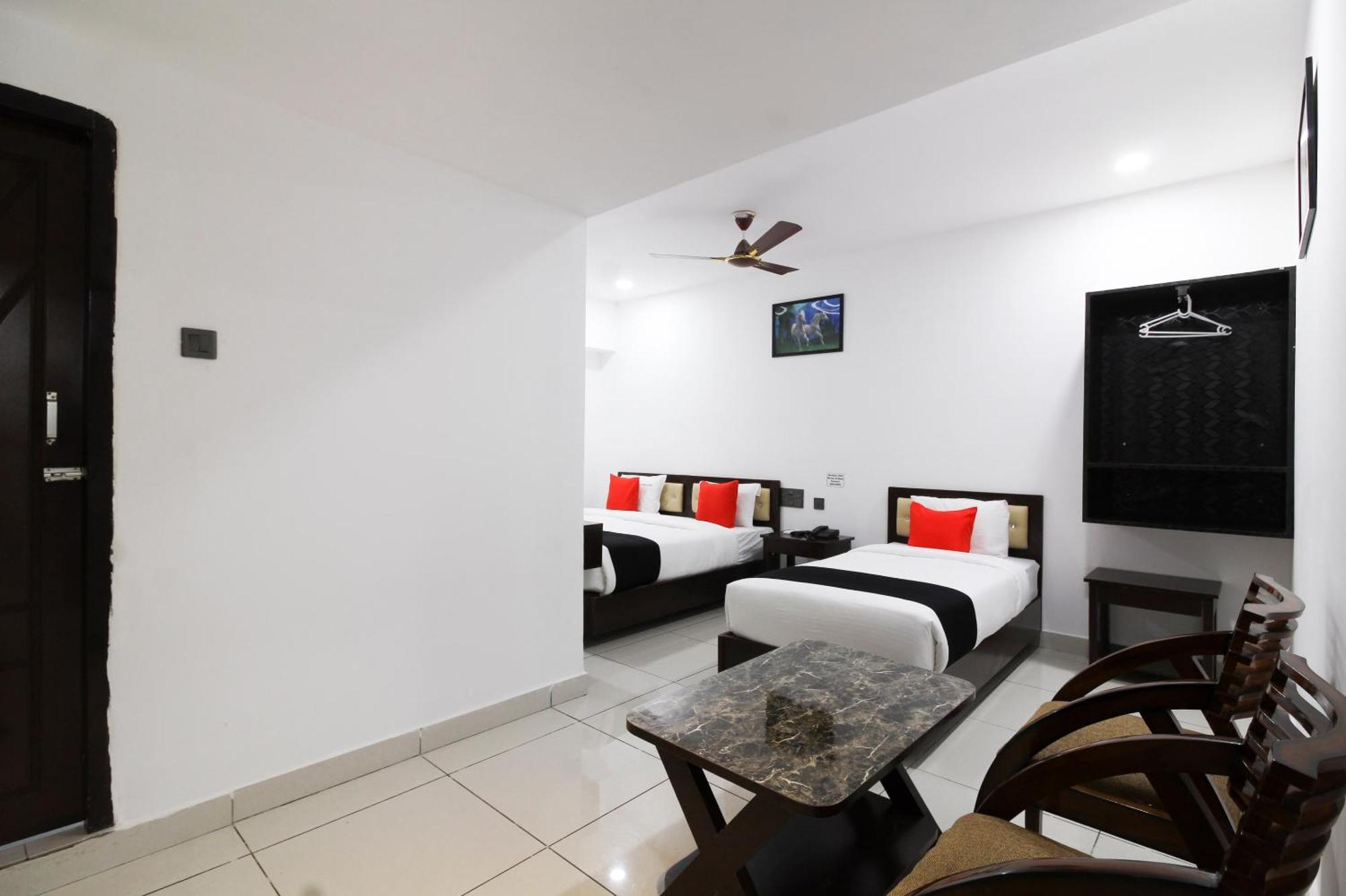 Super Mythri Hotel Near By Ecil, As Rao Nagar, Sainikpuri Maula Ali Экстерьер фото