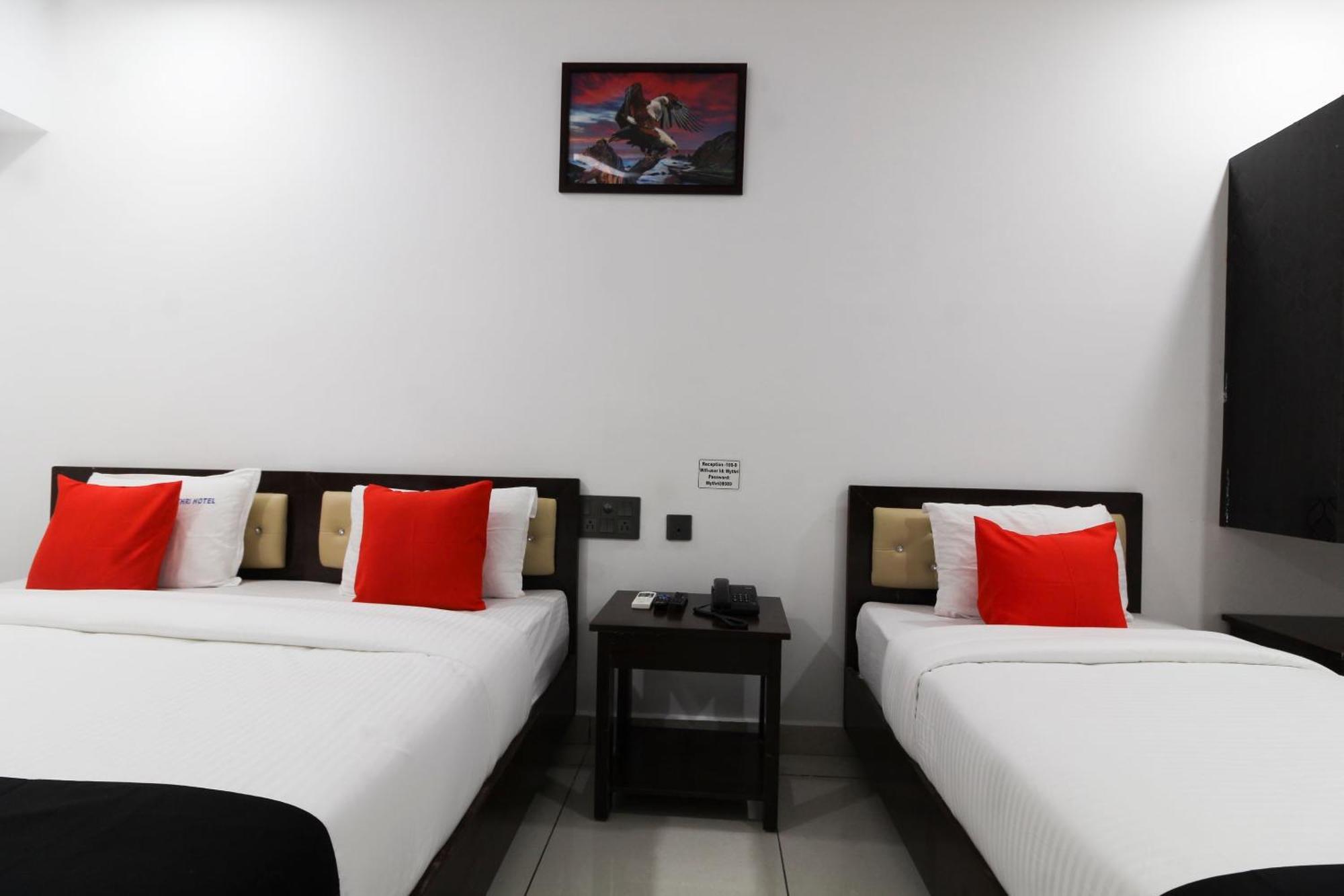 Super Mythri Hotel Near By Ecil, As Rao Nagar, Sainikpuri Maula Ali Экстерьер фото